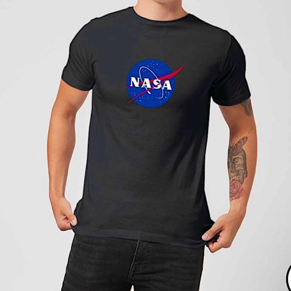 NASA Men’s Graphic Tee Medium